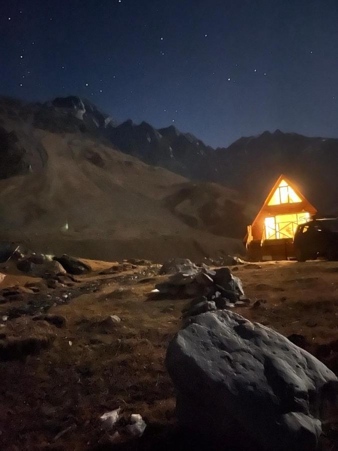 Alone Cottage Kazbegi Exteriör bild