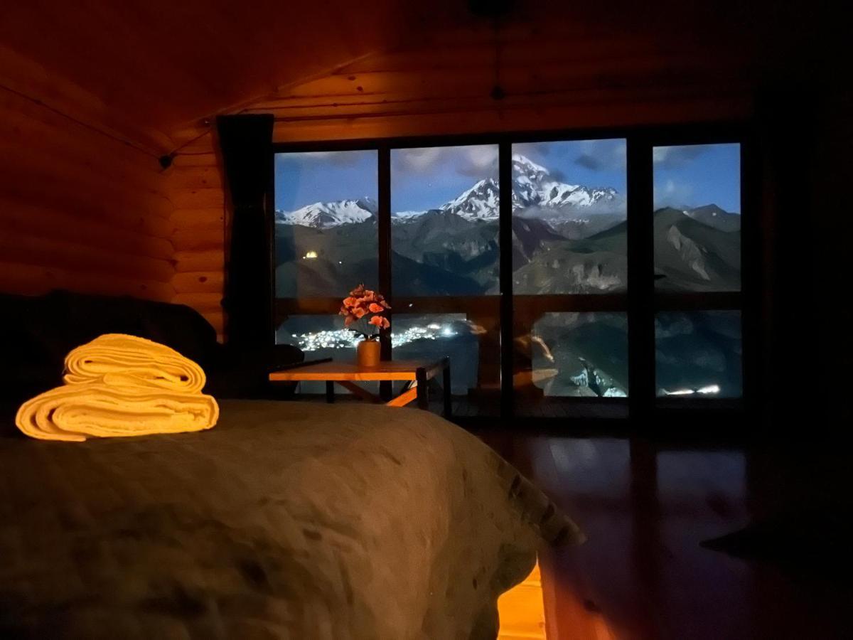 Alone Cottage Kazbegi Exteriör bild