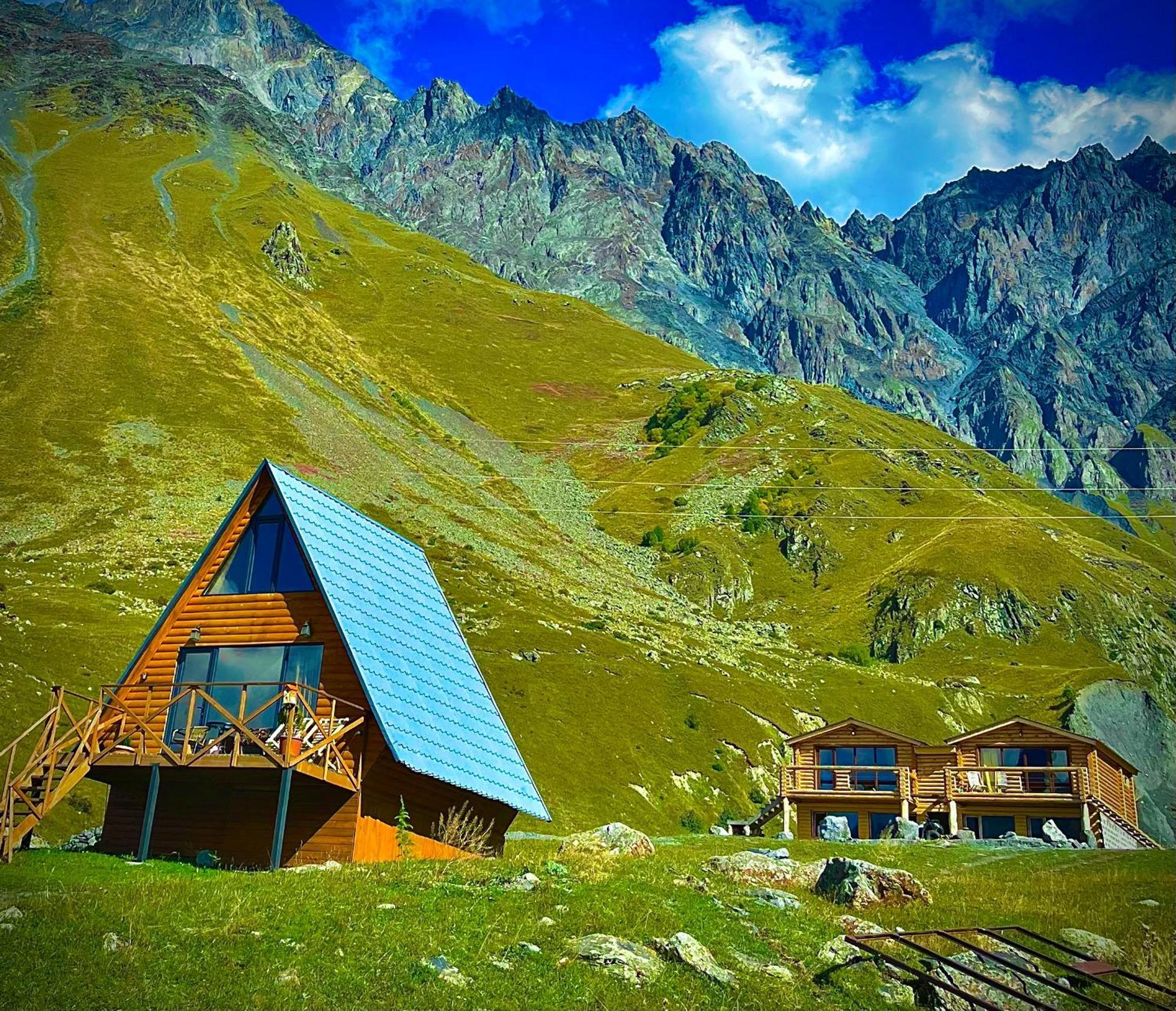 Alone Cottage Kazbegi Exteriör bild