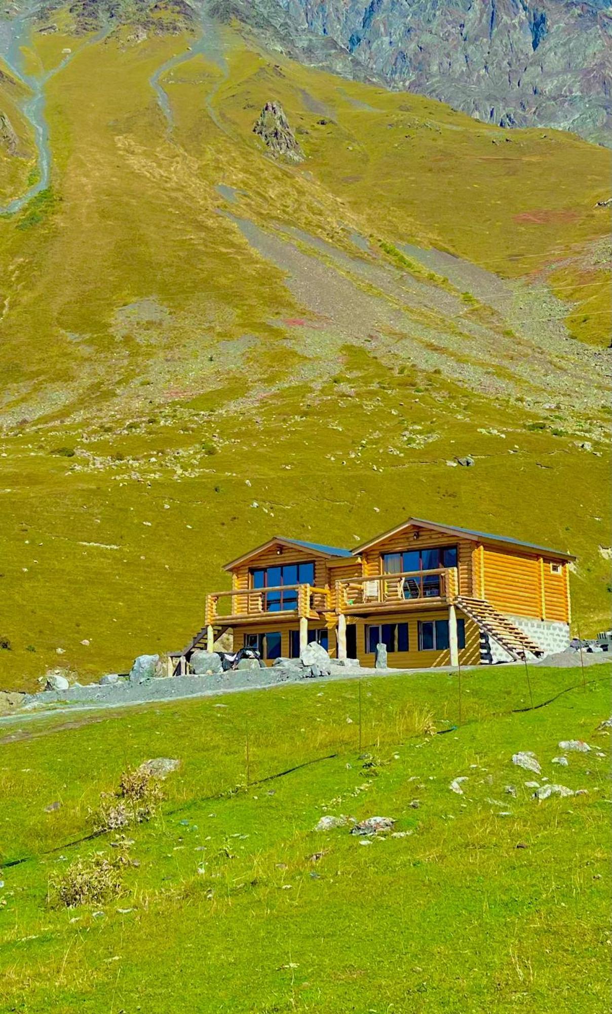 Alone Cottage Kazbegi Exteriör bild